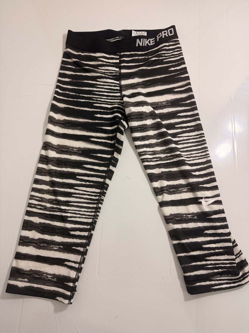 Nike Pro Zebra Printed Compression Dri Fit Capri Leggings Size S
